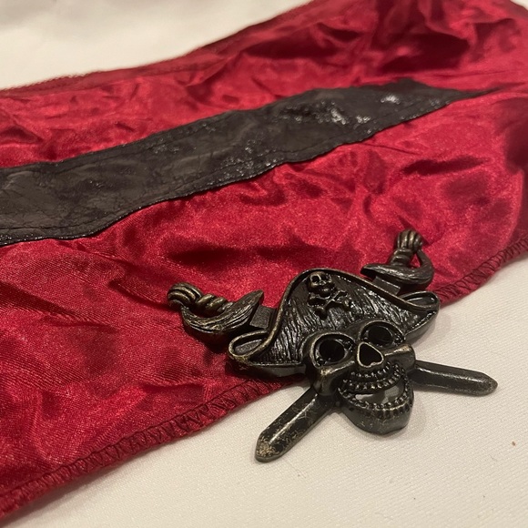 Spirit Halloween Pirate Shirt - Picture 6 of 6